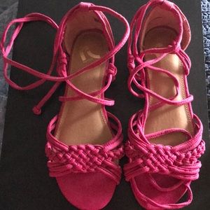 Report ballet sandals